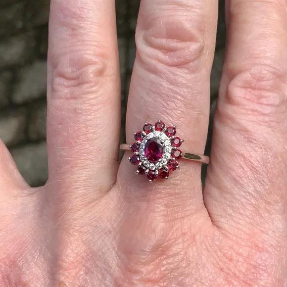 GARNET HALO 925 STERLING SILVER RING, SIZE 7.75 - Picture 7 of 9